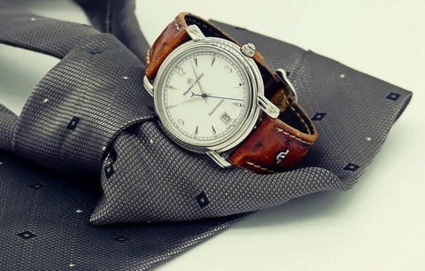 Comment associer sa montre vintage à une tenue rétro chic ?