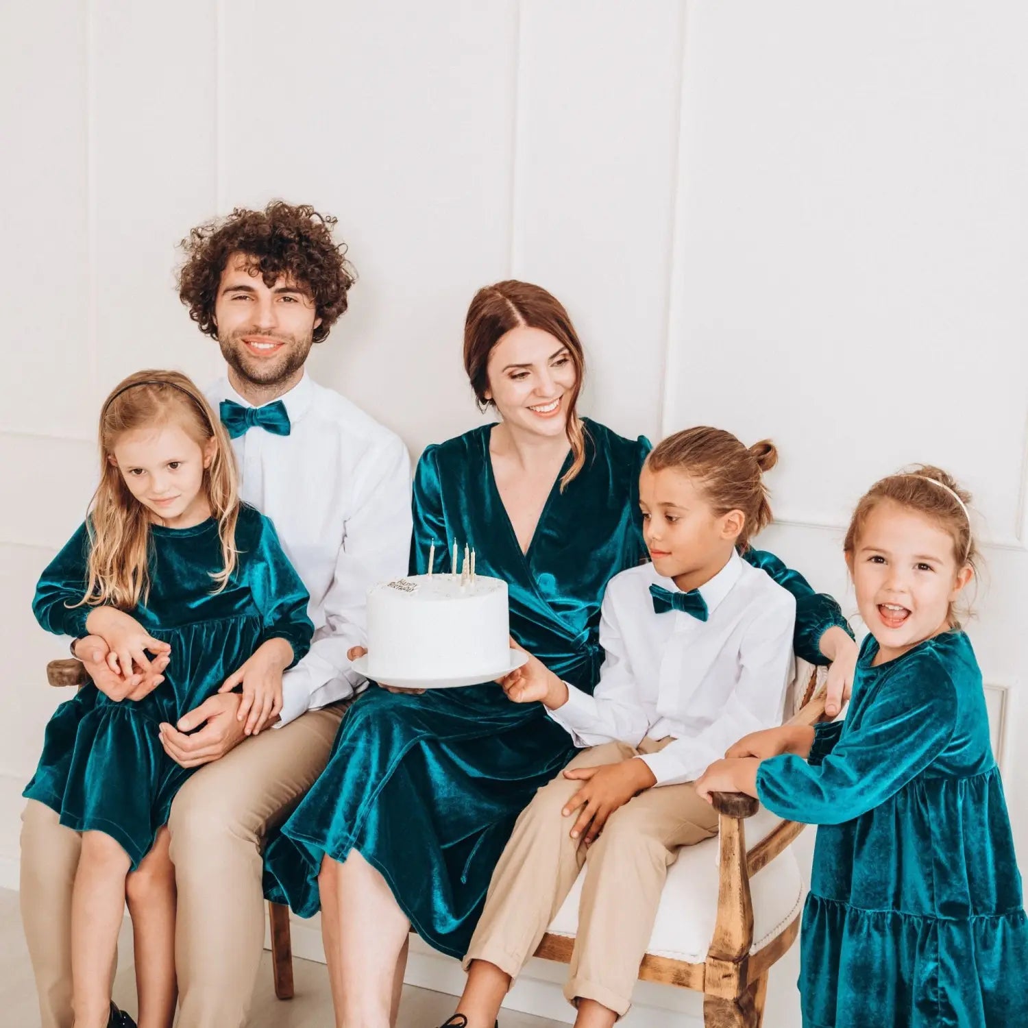 Top 15 Idées de Tenues Noël Famille Assorties pour un Look Magique en Fête