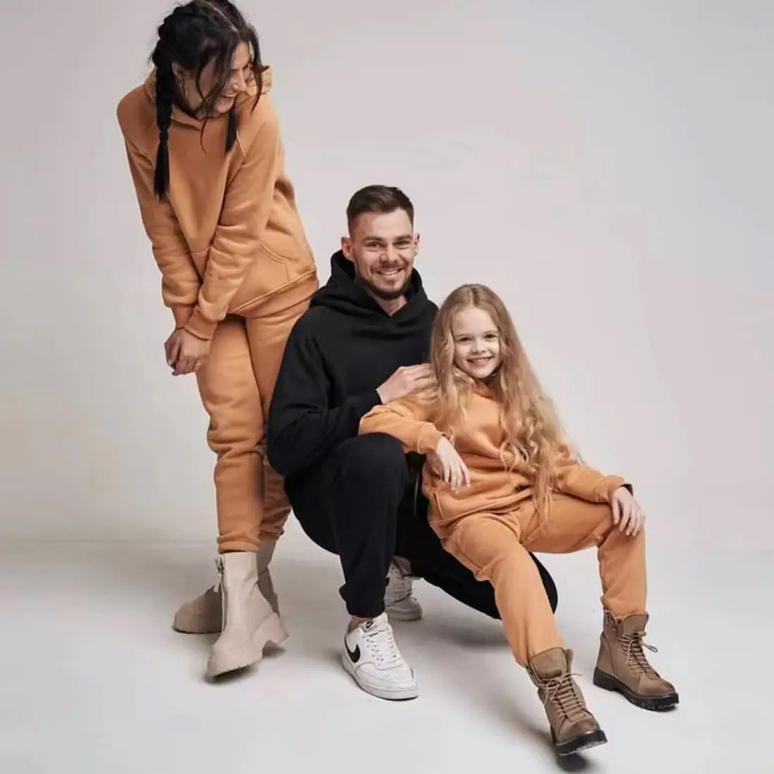 Top 15 Idées de Tenues Noël Famille Assorties pour un Look Magique en Fête